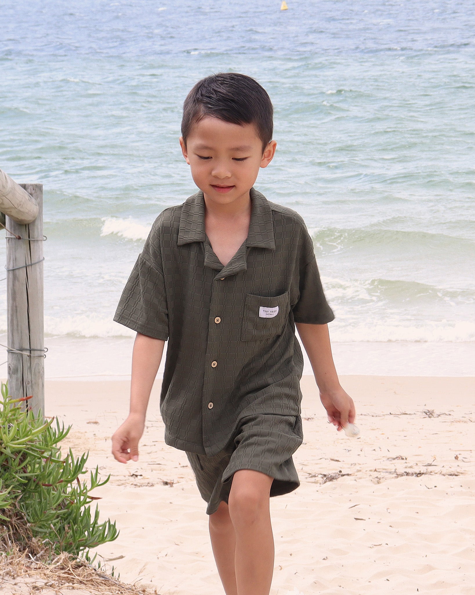 Chemise boutonnée texturée pour petit garçon, couleur olive