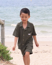 Chemise boutonnée texturée pour petit garçon, couleur olive