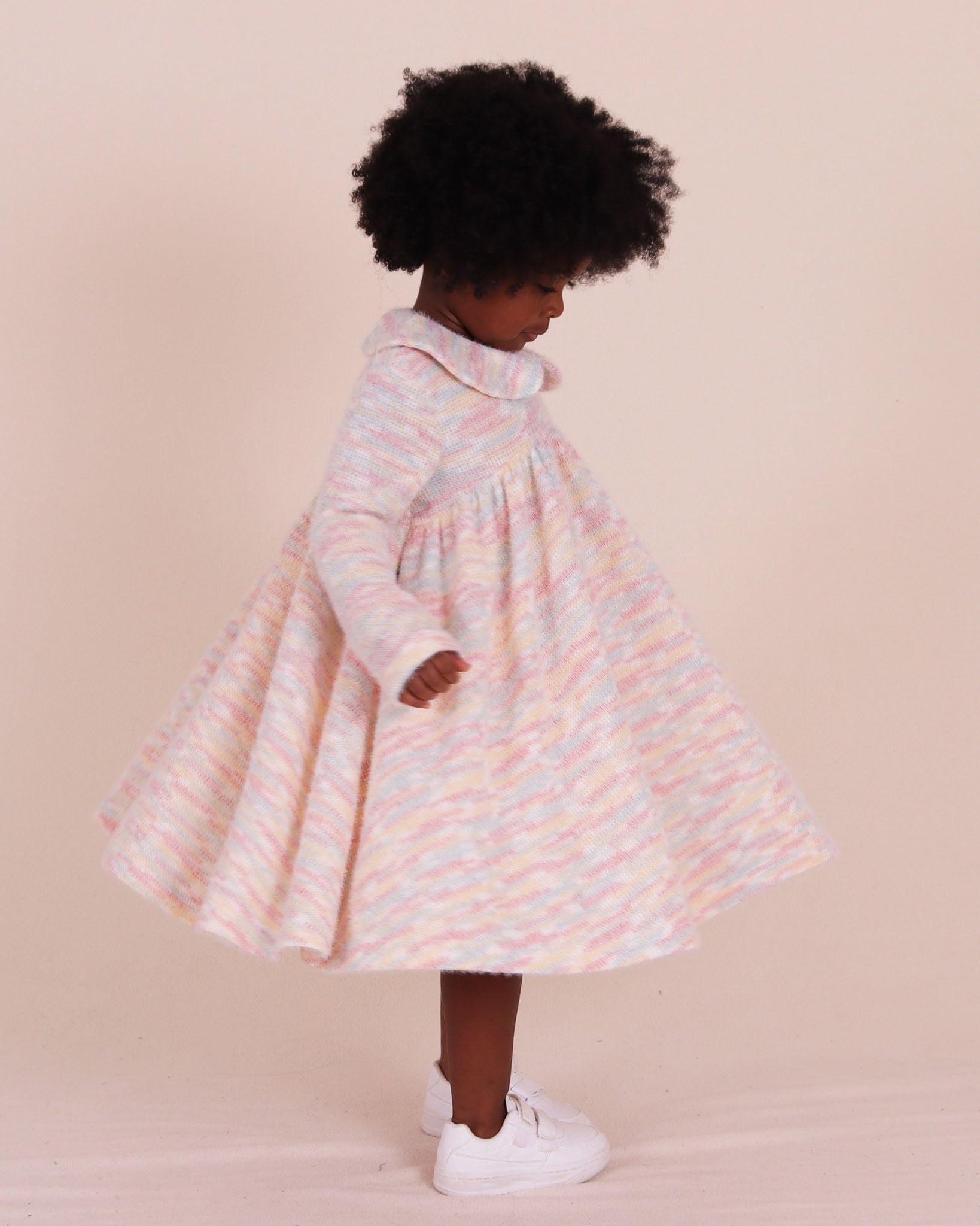 Robe à volants en maille à col étagé