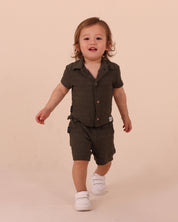 Chemise à col boutonnée olive