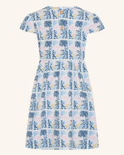 Robe cintrée et évasée style île